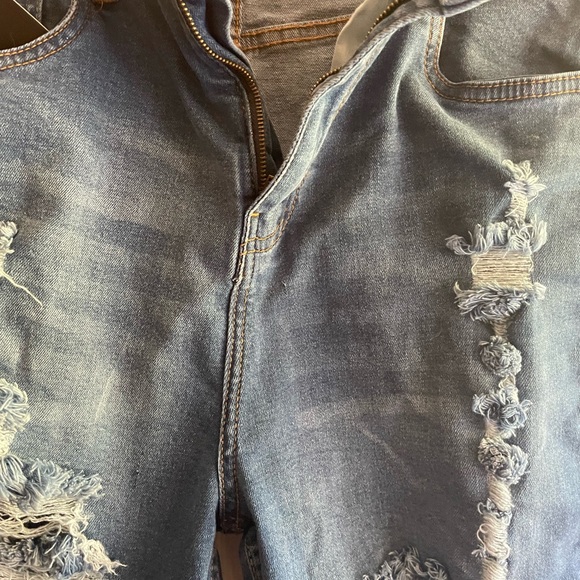 Distorted Jeans PRETTYLITTLE THING NWT - Picture 5 of 9